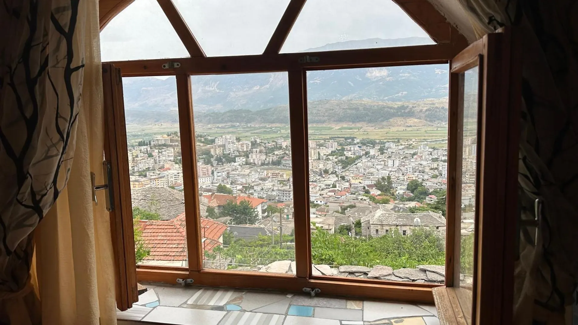 Villa Zeko Gjirokastër